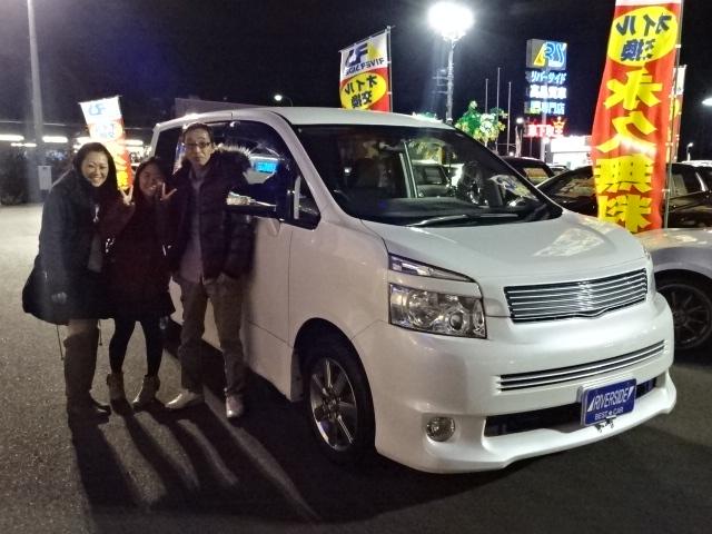 トヨタ　ヴォクシー（エルザ16号町田ショールーム）