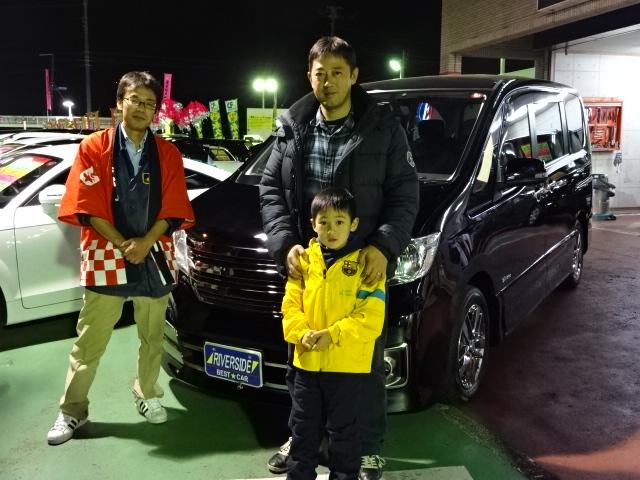 日産　セレナ（エルザ横浜店）