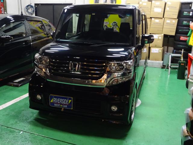 ホンダ　ＮーＢＯＸカスタム（本社ショールーム）