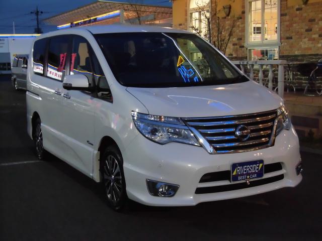 ニッサン　セレナ（エルザ16号町田ショールーム）