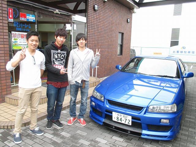 日産　スカイライン（本社ショールーム）