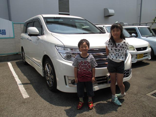 日産　エルグランド（本社ショールーム）