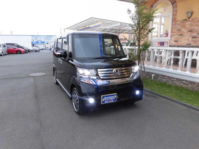 ホンダ　N-BOX（エルザ１６号町田ショールーム）
