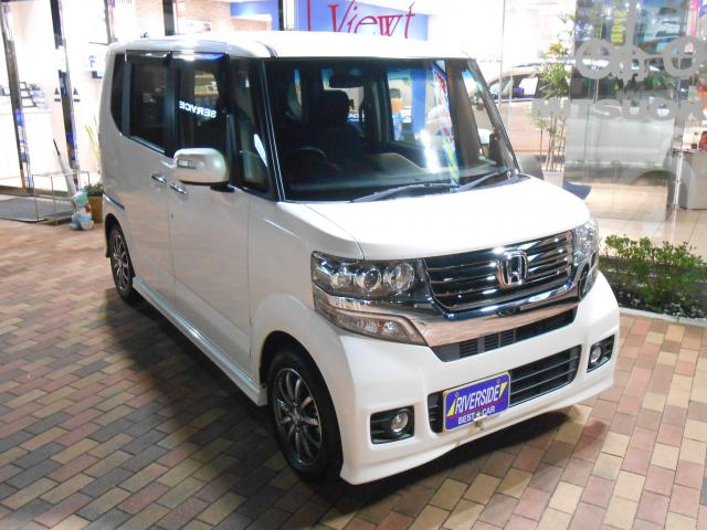 ホンダ　N BOX（エルザ藤沢ショールーム）