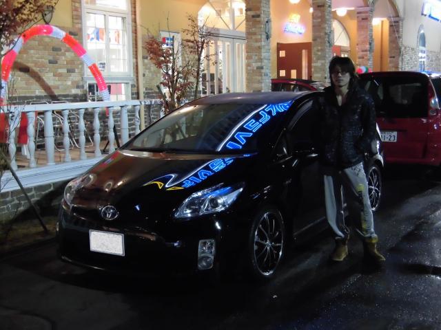 トヨタ　プリウス（エルザ１６号町田ショールーム）