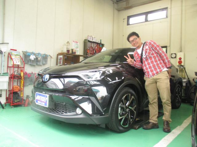 トヨタ　C-HR（本社ショールーム）