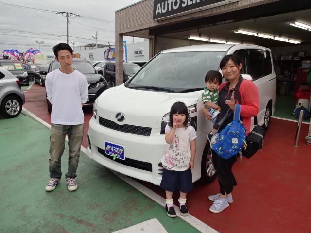 トヨタ　ヴォクシー（エルザ横浜店）
