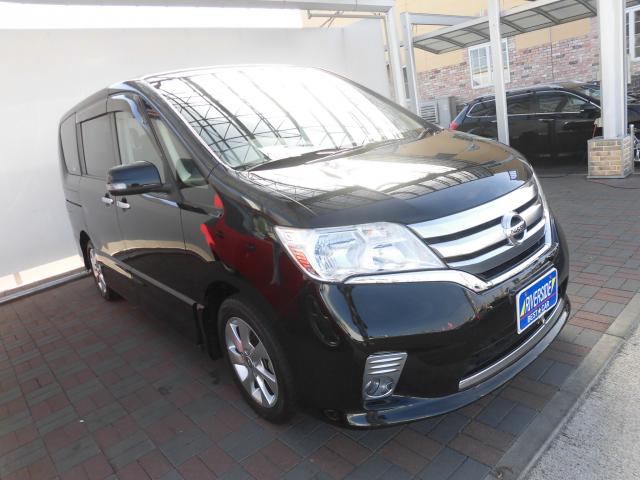 日産　セレナ（エルザ16号町田ショールーム）