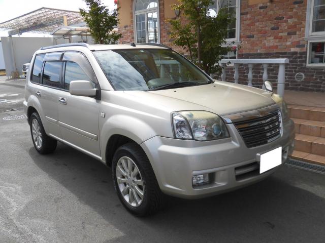 日産　エクストレイル（エルザ16号町田ショールーム）