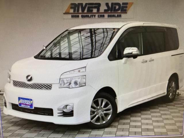 トヨタ　ヴォクシー（エルザ16号町田ショールーム）