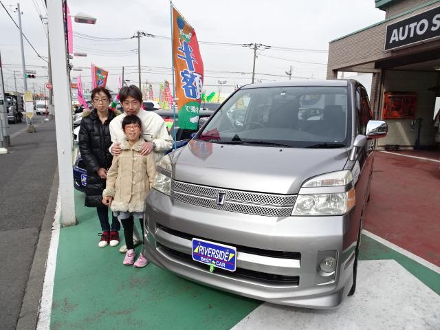 トヨタ　ヴォクシー（エルザ横浜店）