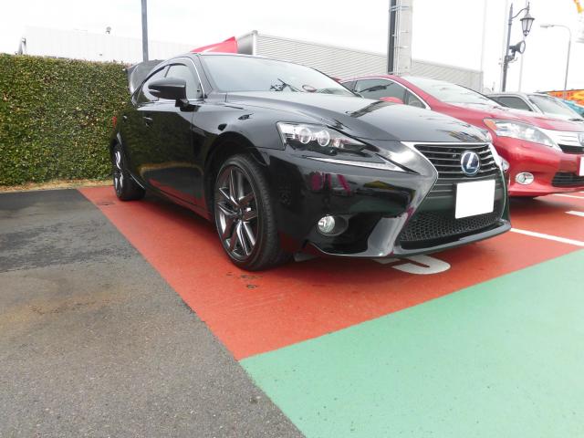 レクサス　ＩＳ300ｈ（エルザ16号町田ショールーム）