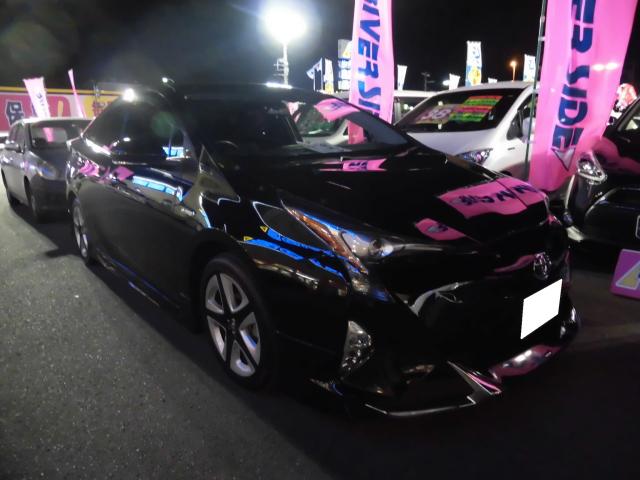 トヨタ　プリウス（エルザ16号町田ショールーム）