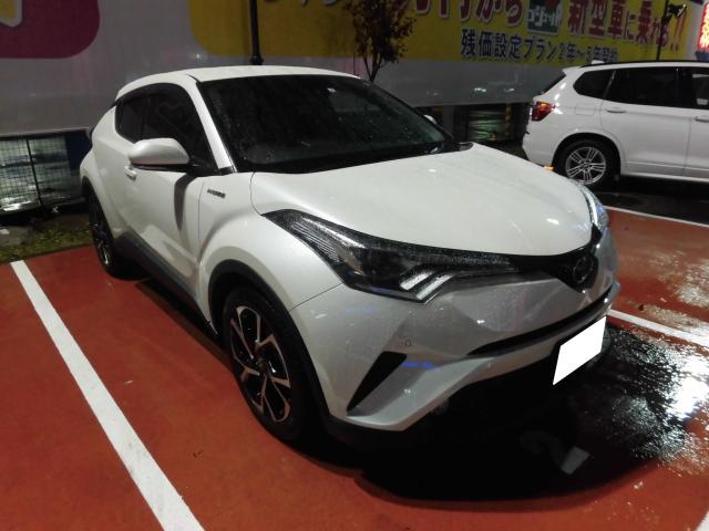 トヨタ　CH-R（エルザ16号町田ショールーム）