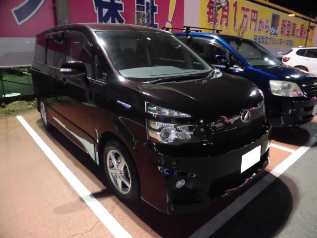 トヨタ　ヴォクシー（エルザ16号町田ショールーム）