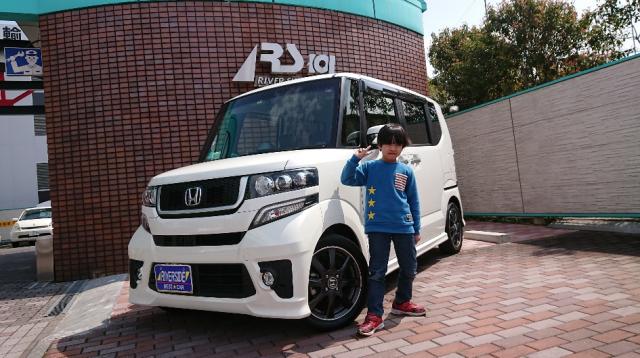 ホンダ　N-BOX（本社ショールーム）