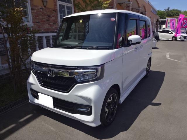 ホンダ　N BOXカスタム（エルザ16号町田ショールーム）
