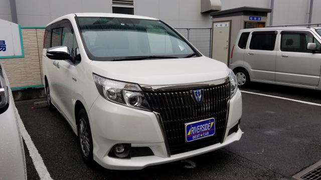 トヨタ　エスクァイア（本社ショールーム）