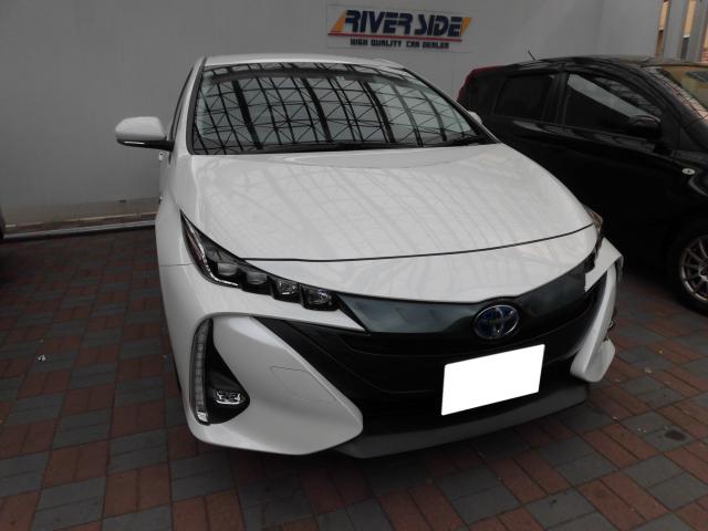 トヨタ　プリウスPHV（エルザ16号町田ショールーム）