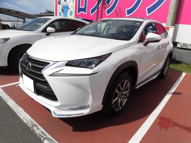 レクサス　NX（エルザ16号町田ショールーム）