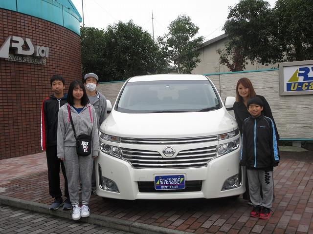 日産　エルグランド（本社ショールーム）