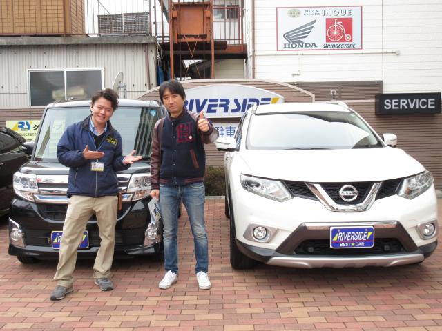 日産　エクストレイル（藤沢ショールーム）