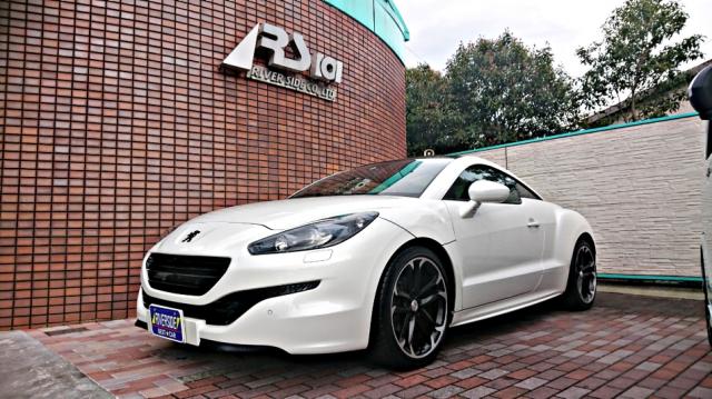 プジョーRCZ（本社ショールーム）