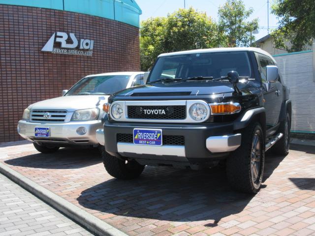 トヨタ　FJクルーザー（本社ショールーム）
