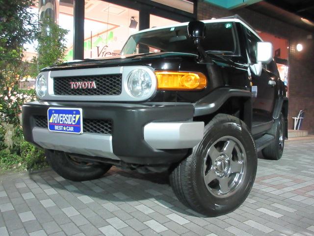 トヨタ　FJクルーザー（本社ショールーム）