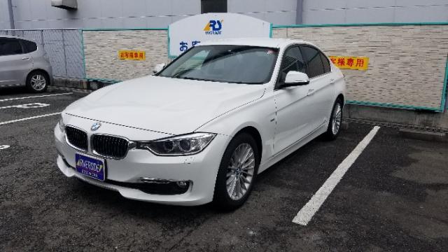 BMW F30 320i（本社）