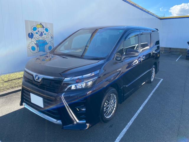 トヨタ　ヴォクシー（エルザ16号町田ショールーム）