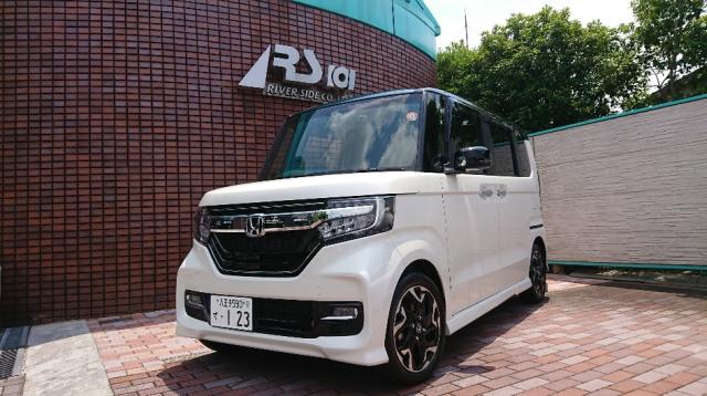 N-BOXカスタム（本社ショールーム）