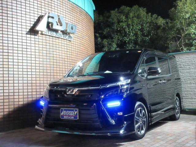 トヨタ　VOXY（本社ショールーム）