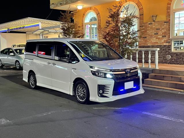 トヨタ　ＶＯＸＹ（エルザ16号町田ショールーム）