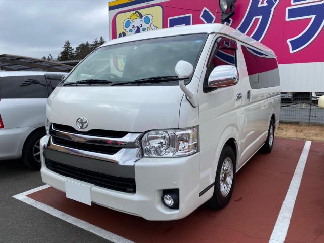 トヨタ　ハイエース（エルザ16号町田ショールーム）