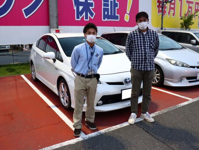 トヨタ　プリウス（エルザ16号町田ショールーム）
