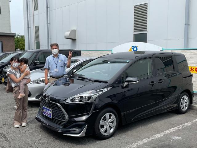 トヨタ　シエンタ（本社ショールーム）
