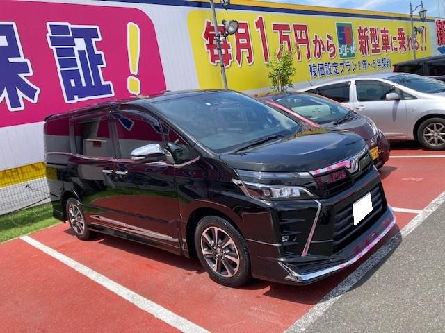 トヨタ　ヴォクシー（エルザ16号町田ショールーム）