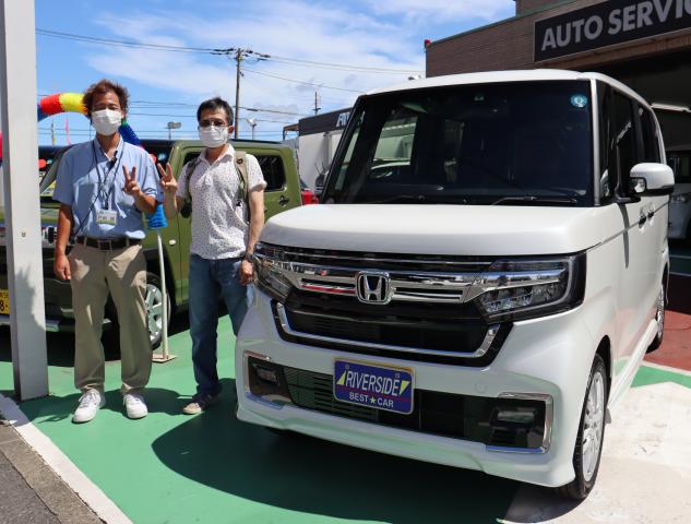 ホンダ　N-BOX（エルザ横浜店）