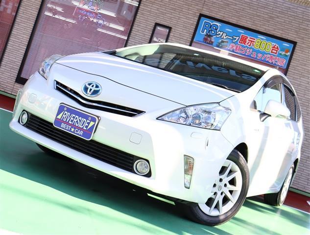 トヨタ　プリウスα（エルザ16号町田ショールーム）