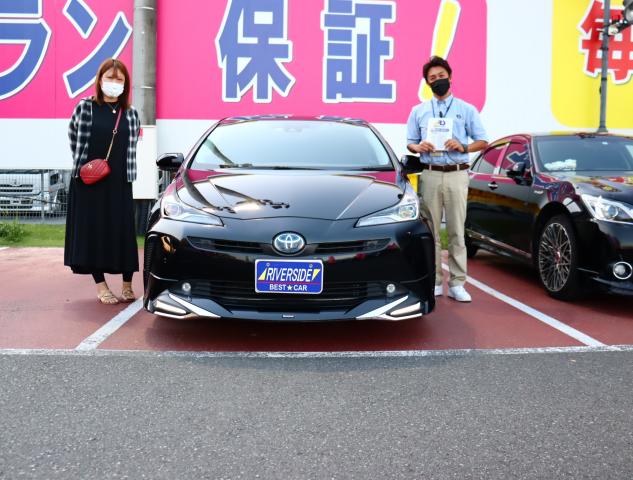 トヨタ　プリウス（エルザ16号町田ショールーム）