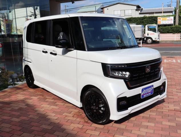 ホンダ　ＮーＢＯＸ（エルザ藤沢ショールーム）