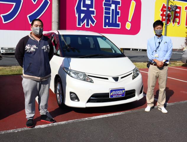 トヨタ　エスティマ（エルザ16号町田ショールーム）