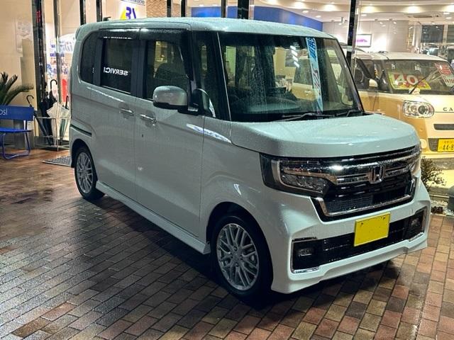 ホンダ　Ｎ－ＢＯＸ（エルザ藤沢ショールーム）