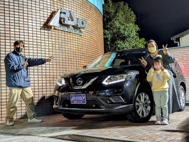 日産　エクストレイル（本社ショールーム）
