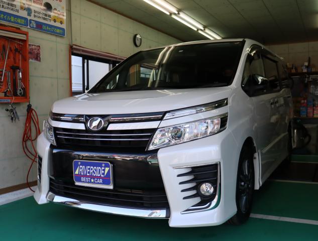 トヨタ　ヴォクシー（エルザ横浜店）
