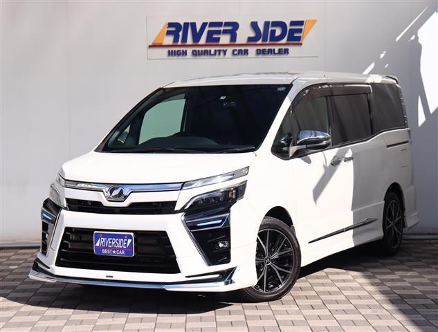 トヨタ　ヴォクシー（エルザ16号町田ショールーム）