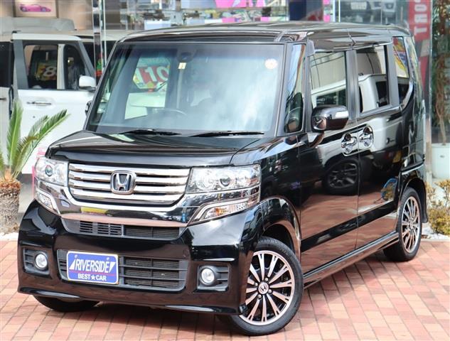 ホンダ　N-BOX（エルザ16号町田ショールーム）