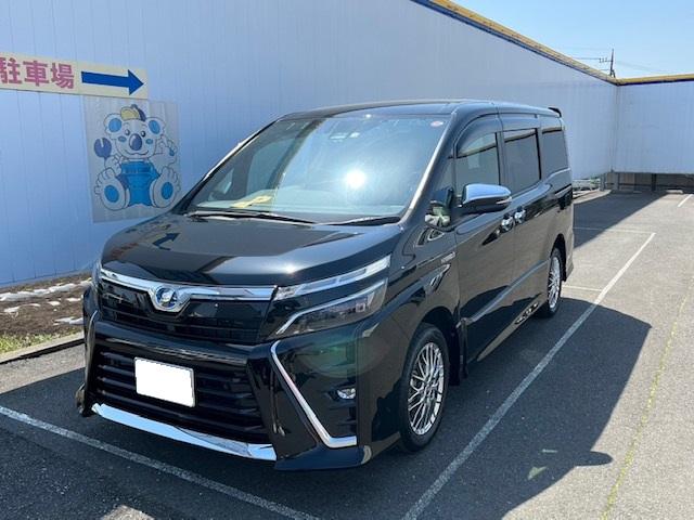 トヨタ　ヴォクシー（エルザ16号町田ショールーム）