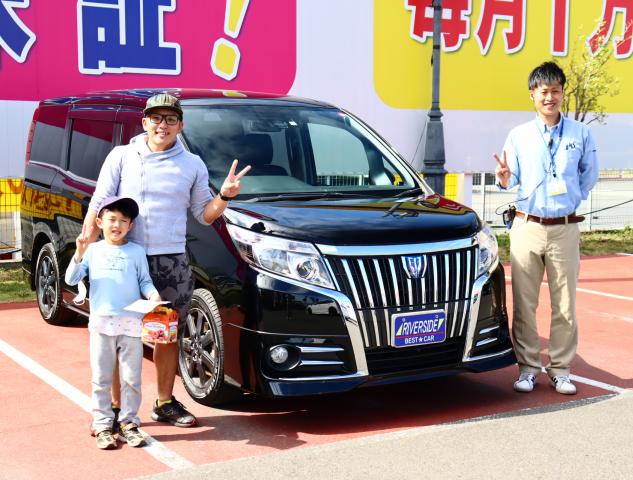 トヨタ　エスクァイア（エルザ16号町田ショールーム）